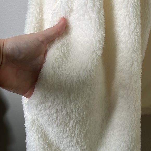 Cato Ivory Faux Fur Vest NWT Size 22 24W - Picture 5 of 8